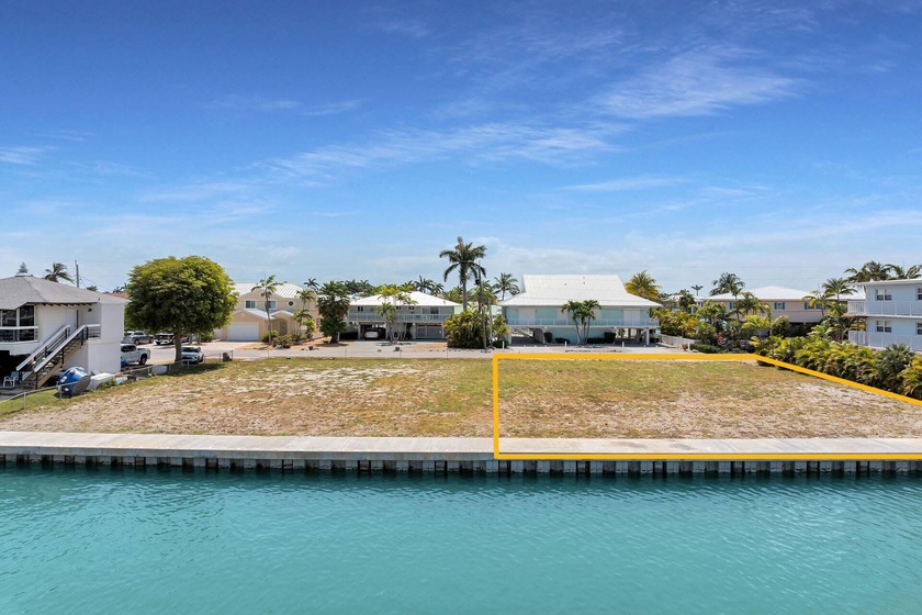 One of the last two duplex zoned, canal front, lots. New seawall - Beach Lot for sale in Key Colony Beach, Florida on Beachhouse.com