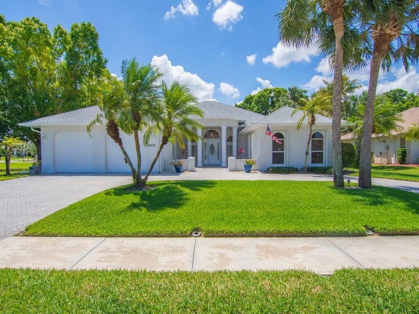 Spacious and bright 3-bedroom plus den, 2.5-bath hurricane-ready - Beach Home for sale in Vero Beach, Florida on Beachhouse.com