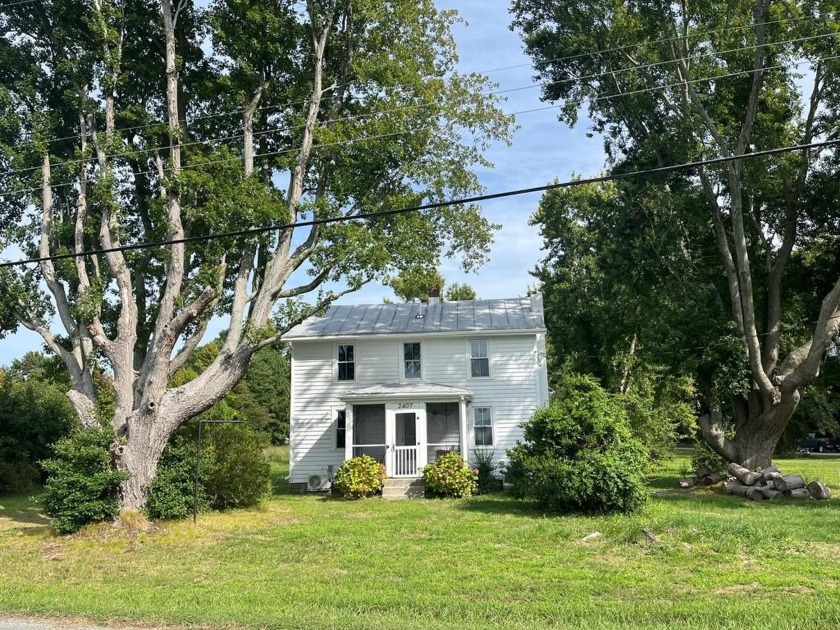 Beautiful newly updated farmhouse originally built in 1921/22 - Beach Home for sale in Reedville, Virginia on Beachhouse.com