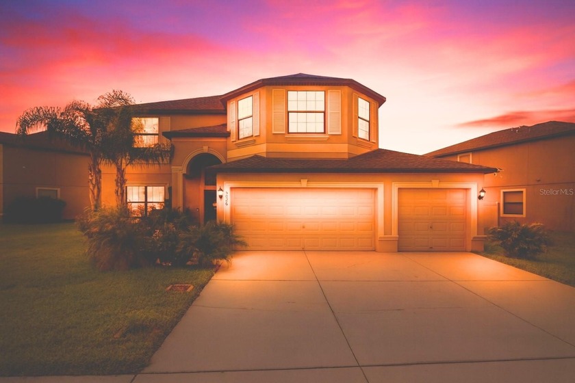 Spacious 5-Bedroom Home with Pond View in Sereno

This - Beach Home for sale in Wimauma, Florida on Beachhouse.com