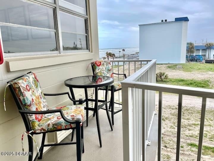 Adorable and elegant TURN-KEY unit 330 at Sea Dip Resort - Beach Condo for sale in Daytona Beach, Florida on Beachhouse.com