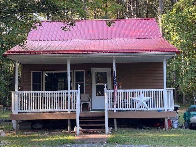 Newly remodeled home with nice loft.  Quiet area.  Acreage - Beach Home for sale in Heathsville, Virginia on Beachhouse.com