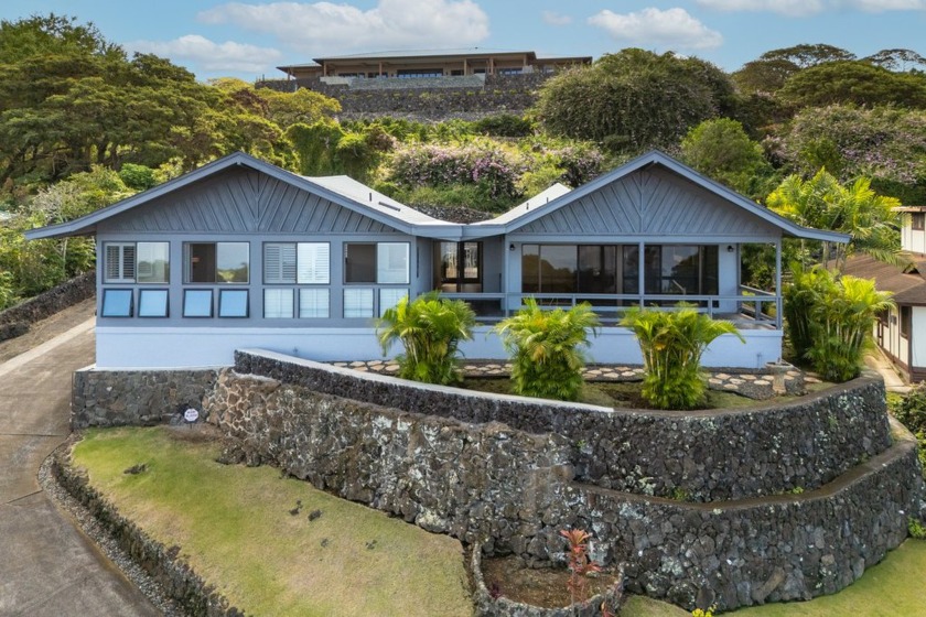 Nestled only minutes from the hustle and bustle of Kailua-Kona - Beach Home for sale in Kailua Kona, Hawaii on Beachhouse.com