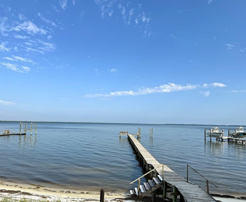 COTTAGE ON THE BAY!! This adorable furnished 2-bed, 1-bath - Beach Home for sale in Carabelle, Florida on Beachhouse.com