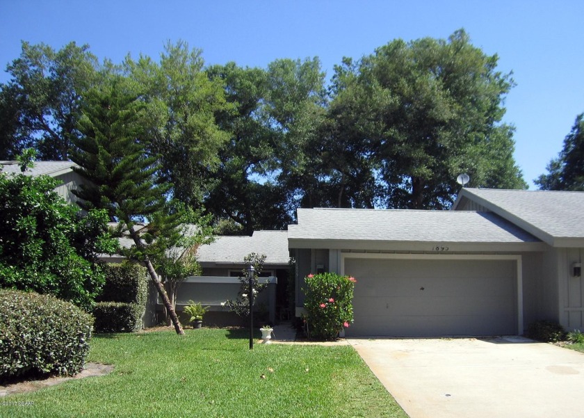 Compact 2 bedroom, 2 bath single-story Villa with an attached - Beach Condo for sale in Port Orange, Florida on Beachhouse.com