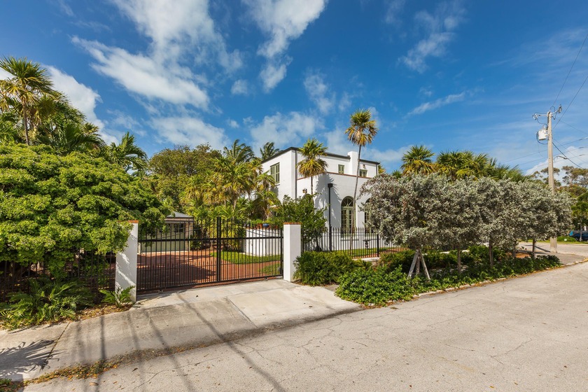 924 Flagler is an iconic home built in 1925 in the sought after - Beach Home for sale in Key West, Florida on Beachhouse.com