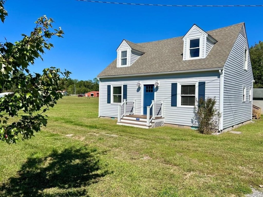 This Like New Home has fantastic bells and whistles and is Ready - Beach Home for sale in Callao, Virginia on Beachhouse.com