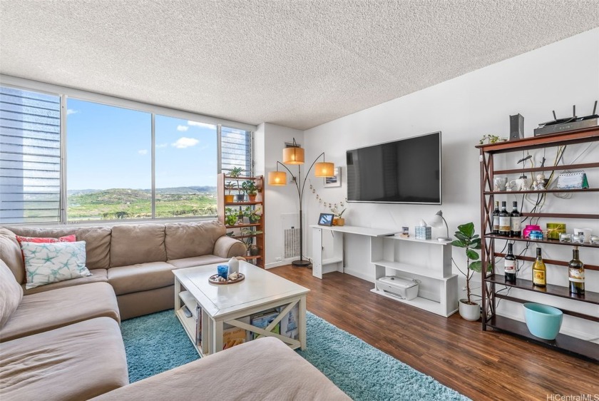 STUNNING 1 BED, 1 BA, 1 PKG w/ in-unit W/D and Central A/C!!! - Beach Condo for sale in Honolulu, Hawaii on Beachhouse.com