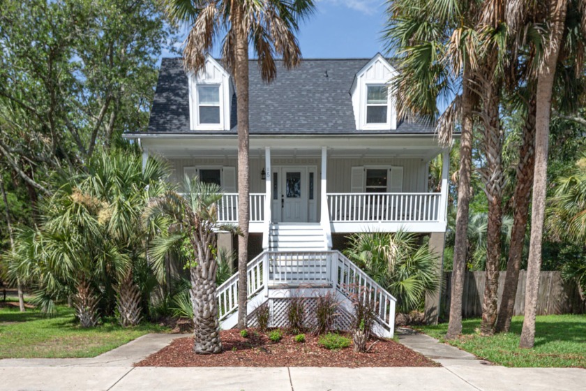 Welcome home to Isle of Palms living!This 4 bedroom / 3 bathroom - Beach Home for sale in Isle of Palms, South Carolina on Beachhouse.com