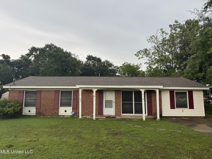 Investor Alert! Prime Biloxi Home - 2 Minutes from the Beach! - Beach Home for sale in Biloxi, Mississippi on Beachhouse.com