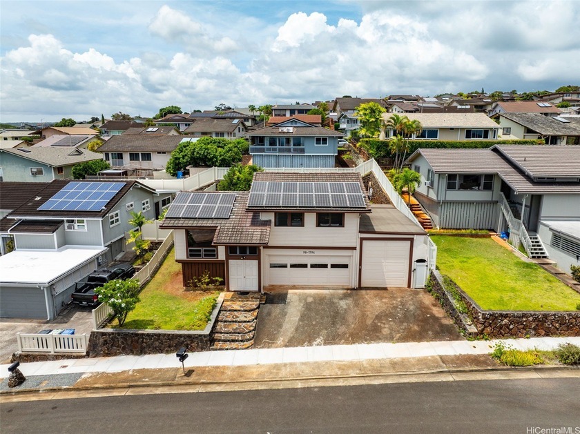 NEW LISTING IN NEWTOWN ESTATES..e see this move in ready home in - Beach Home for sale in Aiea, Hawaii on Beachhouse.com