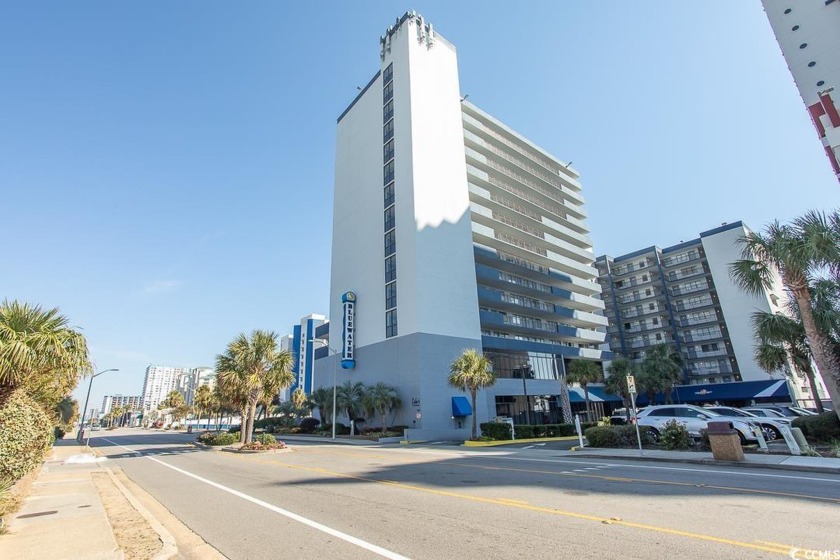 END unit with extra large balcony.  Beautifully FURNISHED with - Beach Condo for sale in Myrtle Beach, South Carolina on Beachhouse.com