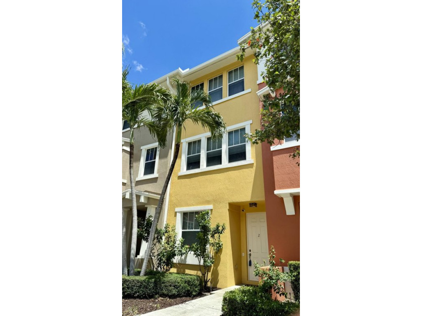 Welcome to resort-style living! This beautifully updated - Beach Townhome/Townhouse for sale in West Palm Beach, Florida on Beachhouse.com