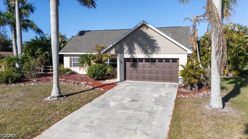 4 bedroom pool home on a corner lot with a 2 car garage, newer - Beach Home for sale in Fort Myers, Florida on Beachhouse.com