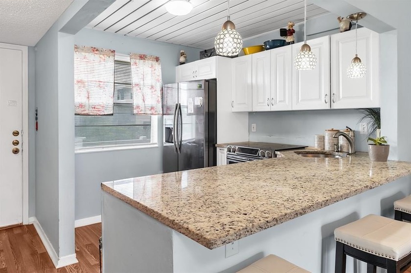 Winter Getaway and Snowbird-friendly community! Close to beaches - Beach Condo for sale in Lauderhill, Florida on Beachhouse.com