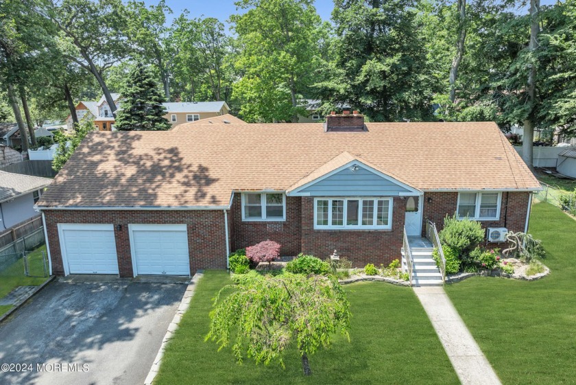 Great ranch in sought after Oakhurst! You will not want to miss - Beach Home for sale in Oakhurst, New Jersey on Beachhouse.com
