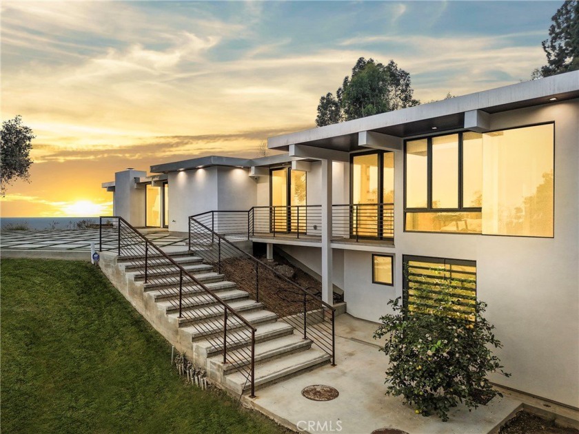 Experience Elevated Coastal Living in Big Rock

Perched high - Beach Home for sale in Malibu, California on Beachhouse.com