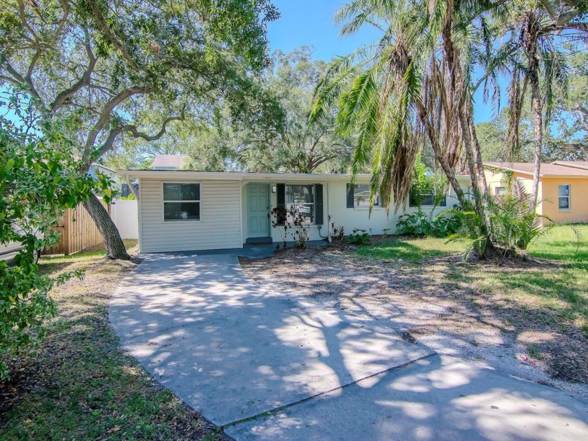 Welcome to this charming single-family home nestled in South - Beach Home for sale in Tampa, Florida on Beachhouse.com