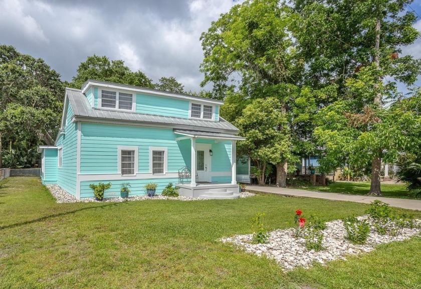 Welcome to this delightful Apalachicola North Historic side home - Beach Home for sale in Apalachicola, Florida on Beachhouse.com