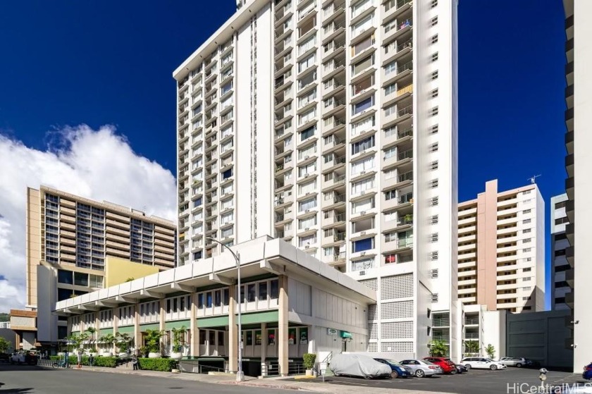 Great location in the heart of Honolulu! Pacific Grand is a - Beach Condo for sale in Honolulu, Hawaii on Beachhouse.com