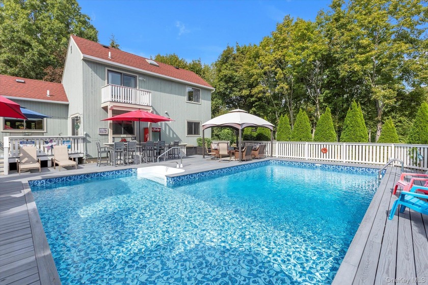 Welcome to your Jamesport Retreat! This meticulously maintained - Beach Home for sale in Jamesport, New York on Beachhouse.com