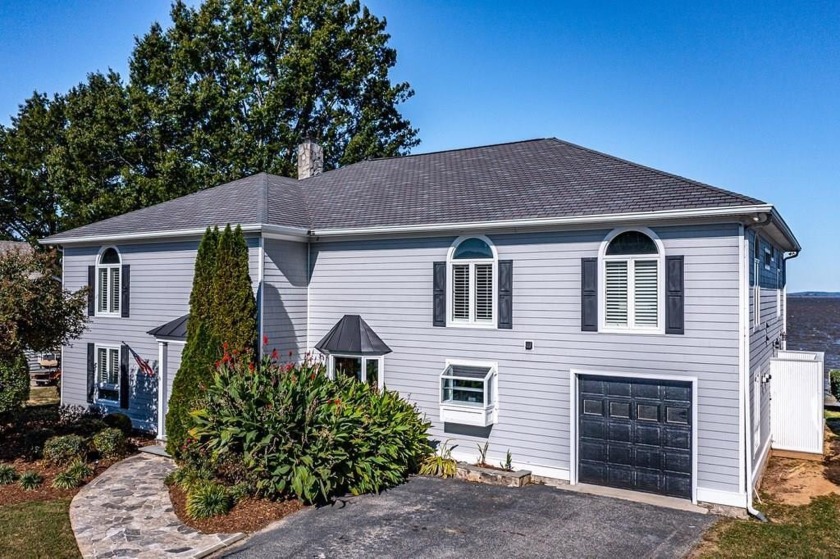 Wide open water views and tons of room for guests make this - Beach Home for sale in Tappahannock, Virginia on Beachhouse.com