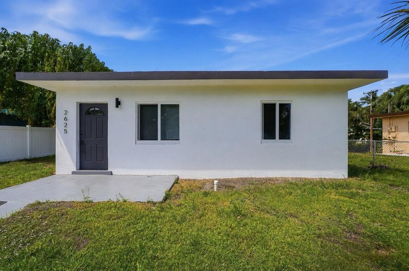 Completely renovated 2-bedroom, 1-bath home in Pompano Beach - Beach Home for sale in Pompano Beach, Florida on Beachhouse.com