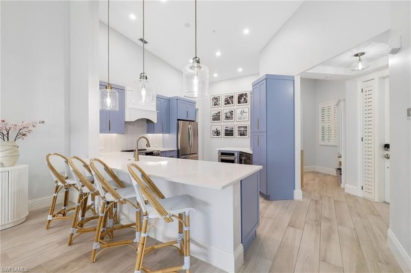 Beautifully renovated residence in Pelican Bay, priced to sell - Beach Condo for sale in Naples, Florida on Beachhouse.com