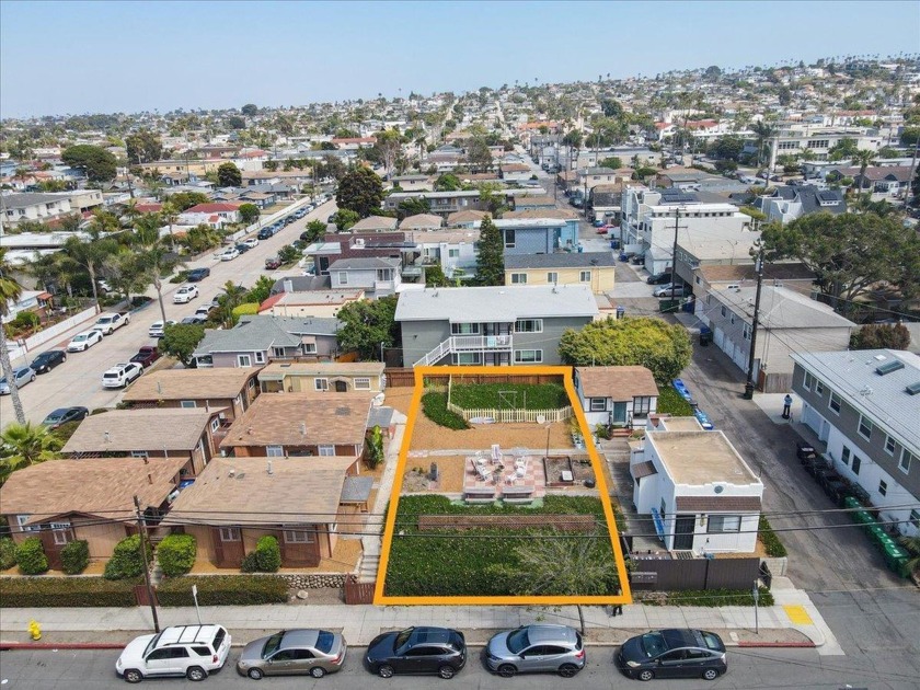 This vacant lot is a blank canvas, ready for you to develop into - Beach Lot for sale in San Diego, California on Beachhouse.com