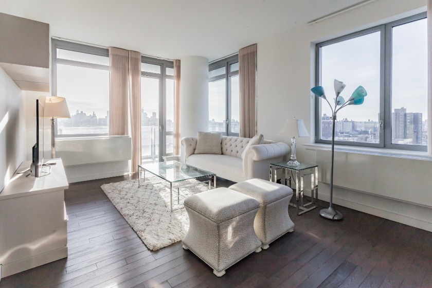 This is a large SOUTH FACING, high floor, CORNER, 3 bedroom and - Beach Apartment for sale in New York, New York on Beachhouse.com