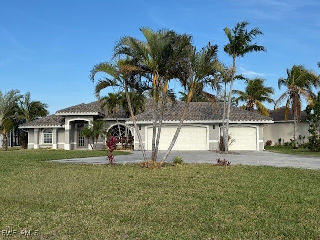 Stunning beautiful 3 bedroom / 3 bath split ranch home with - Beach Home for sale in Cape Coral, Florida on Beachhouse.com