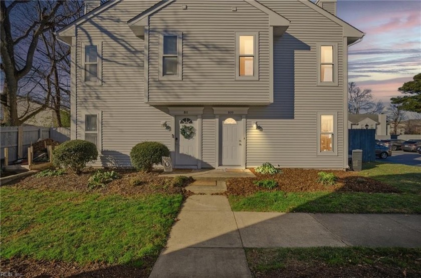 Impeccably updated, and move-in-ready, this spacious 2-bedroom - Beach Townhome/Townhouse for sale in Virginia Beach, Virginia on Beachhouse.com