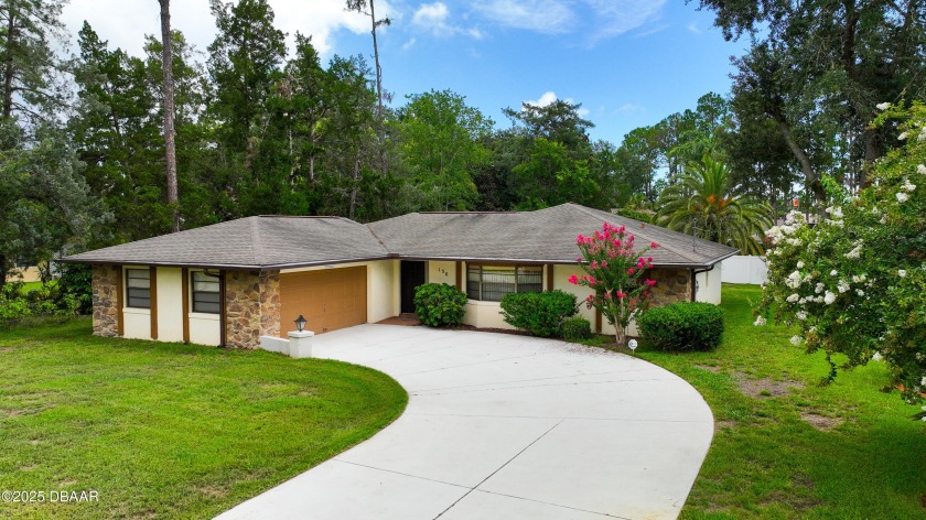 Charming Mariani Built Home in Desirable Pine Lakes Subdivision! - Beach Home for sale in Palm Coast, Florida on Beachhouse.com