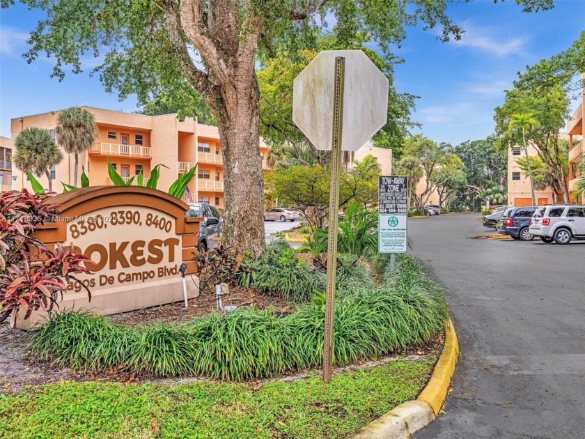 This stunning 2 bedroom, 2 bath condo is perfectly situated on - Beach Condo for sale in Tamarac, Florida on Beachhouse.com