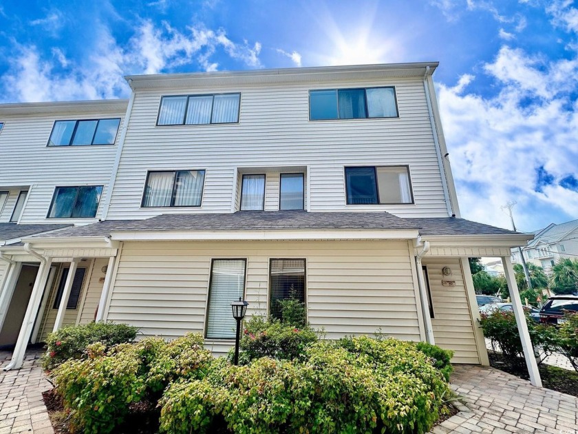 SPACIOUS TOWNHOME-STYLE CONDO! END UNIT! Just steps away from - Beach Condo for sale in Myrtle Beach, South Carolina on Beachhouse.com