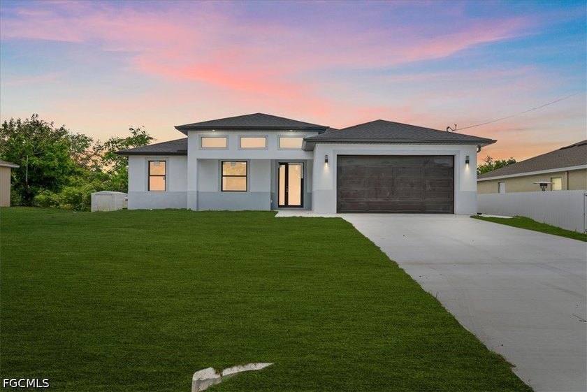 Brand-new construction in the heart of Lehigh Acres! This - Beach Home for sale in Lehigh Acres, Florida on Beachhouse.com