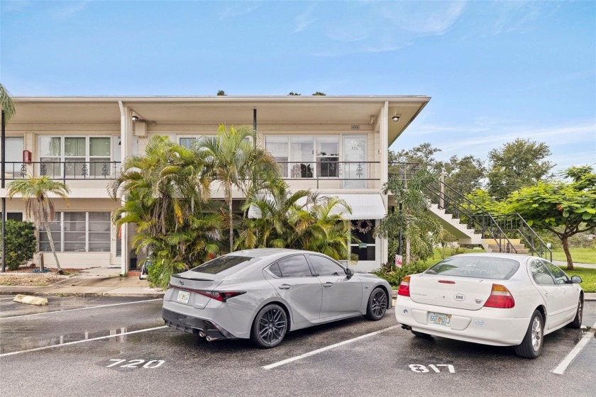 This complex is located in the heart of St Petersburg in the - Beach Condo for sale in St. Petersburg, Florida on Beachhouse.com
