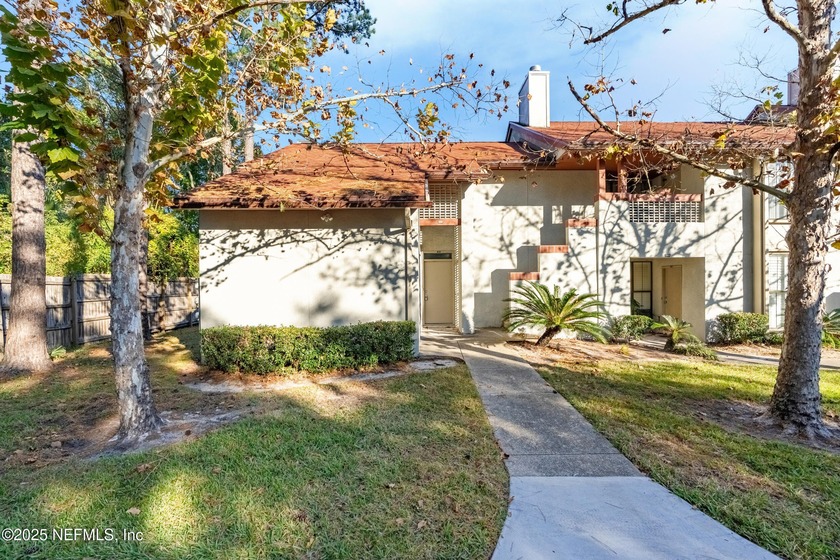 SELLER WILL PAY 2 MONTHS OF HOA FEES! Super Cute updated home 3 - Beach Condo for sale in Jacksonville, Florida on Beachhouse.com