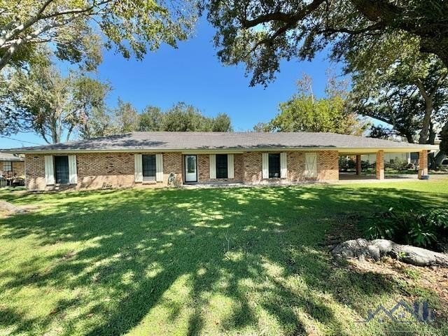 LISTED BELOW APPRAISAL!!! Located at 4015 Country Drive in Bourg - Beach Home for sale in Bourg, Louisiana on Beachhouse.com