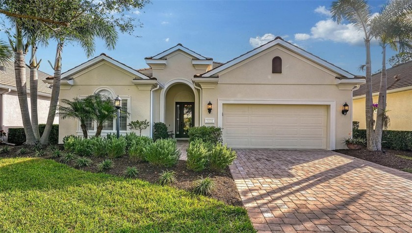 Paradise found in this gem in Lakewood Ranch! This open - Beach Home for sale in Lakewood Ranch, Florida on Beachhouse.com