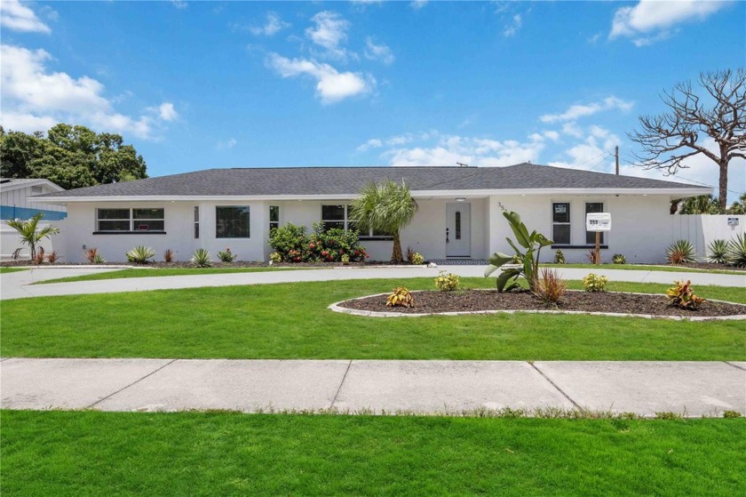 Large price reduction, Stunning Newly Renovated 5-Bedroom Home - Beach Home for sale in Sarasota, Florida on Beachhouse.com