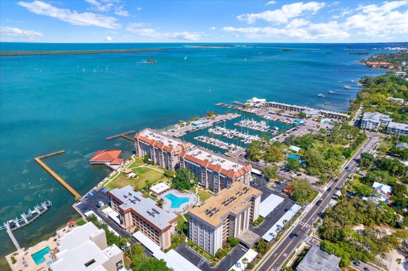 Under contract-accepting backup offers. Experience the Coastal - Beach Condo for sale in Dunedin, Florida on Beachhouse.com