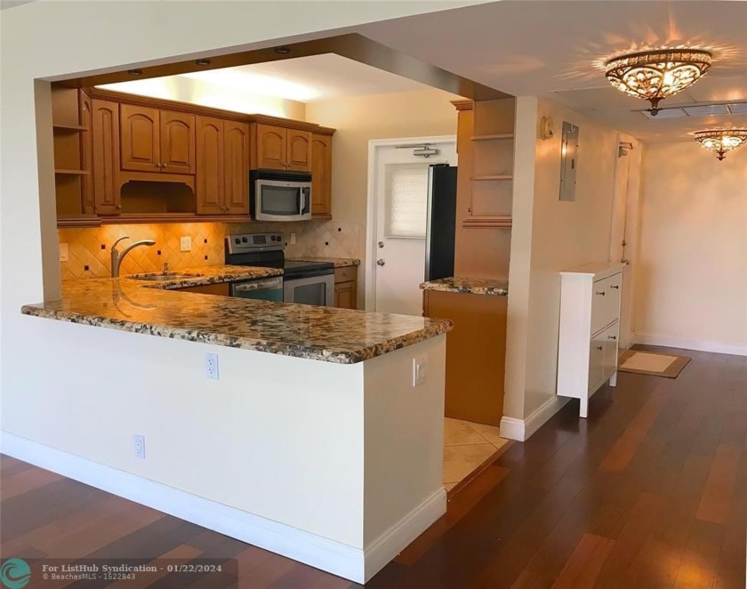 Bring your offer to this beautiful and very bright 3 bed 2 bath - Beach Condo for sale in Pompano Beach, Florida on Beachhouse.com