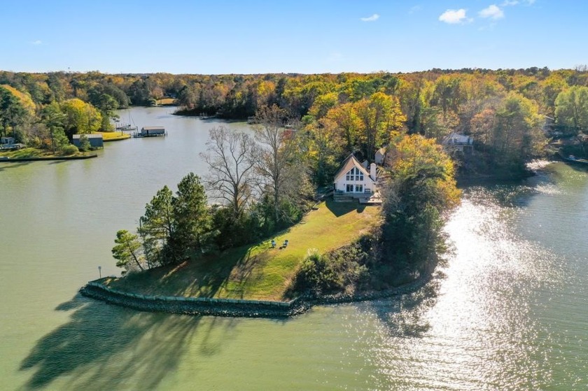 180 views of Meachim Creek out to the Rappahannock River! This - Beach Home for sale in Topping, Virginia on Beachhouse.com