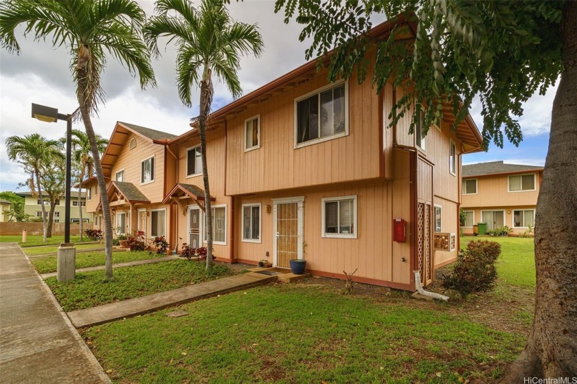 Welcome to this stunning 3 bedroom, 2 bath corner unit in - Beach Townhome/Townhouse for sale in Kapolei, Hawaii on Beachhouse.com