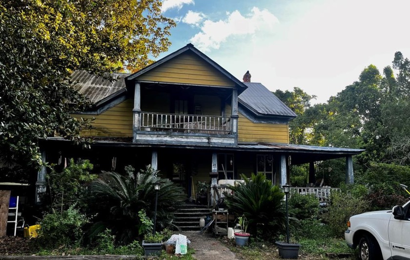 LOCATION! LOCATION! LOCATION! This 2-story century old historic - Beach Home for sale in Apalachicola, Florida on Beachhouse.com