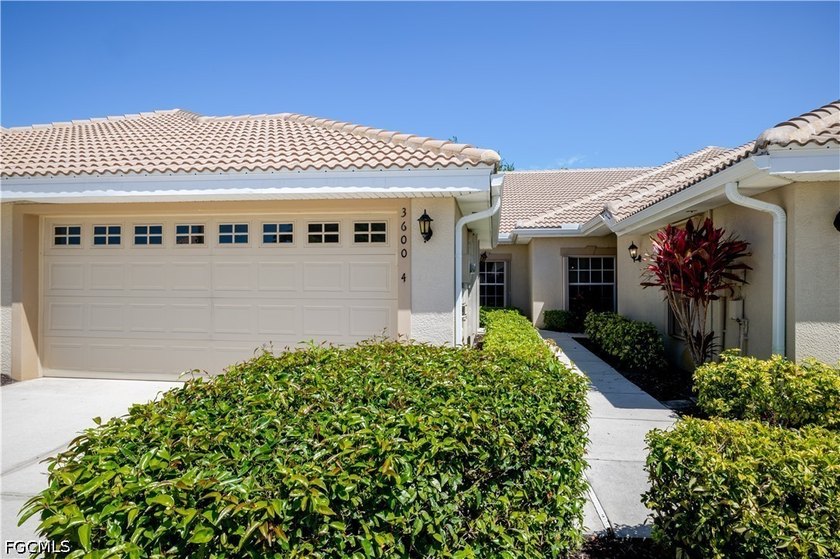 Welcome to effortless Herons Glen Florida living in this - Beach Home for sale in North Fort Myers, Florida on Beachhouse.com