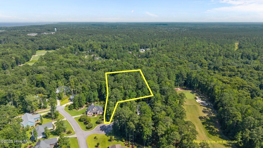 This 1.88 acre cul-de-sac lot backs up to the 12th fairway in - Beach Lot for sale in New Bern, North Carolina on Beachhouse.com