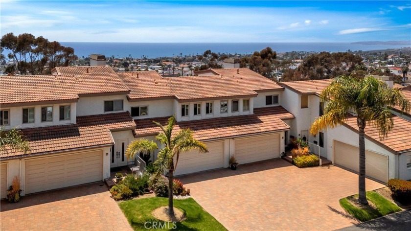 LIVE THE CALIFORNIA COASTAL DREAM!  Perfectly poised on one of - Beach Condo for sale in San Clemente, California on Beachhouse.com