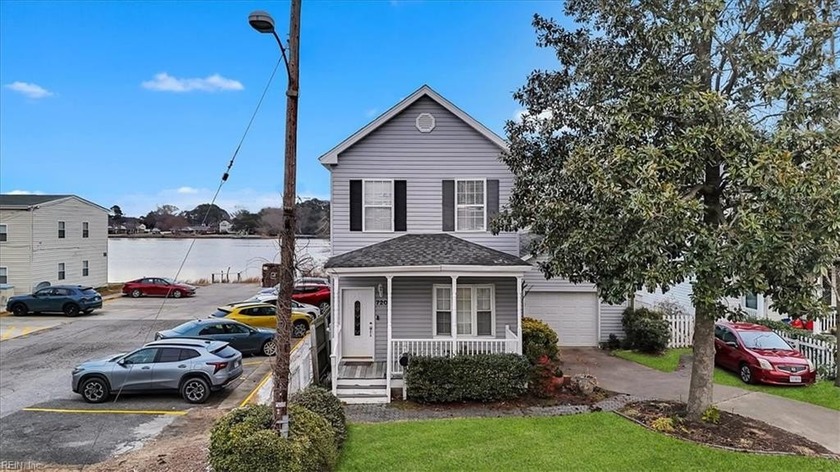 Beautiful and affordable waterfront home in Hampton with - Beach Home for sale in Hampton, Virginia on Beachhouse.com